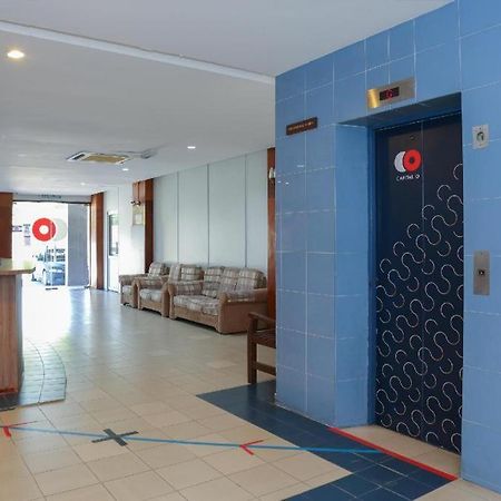 Capital O 89876 Safari Hotel Kampong Pasir Bogak Екстериор снимка