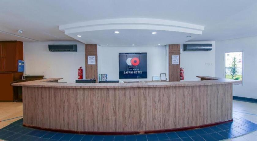 Capital O 89876 Safari Hotel Kampong Pasir Bogak Екстериор снимка