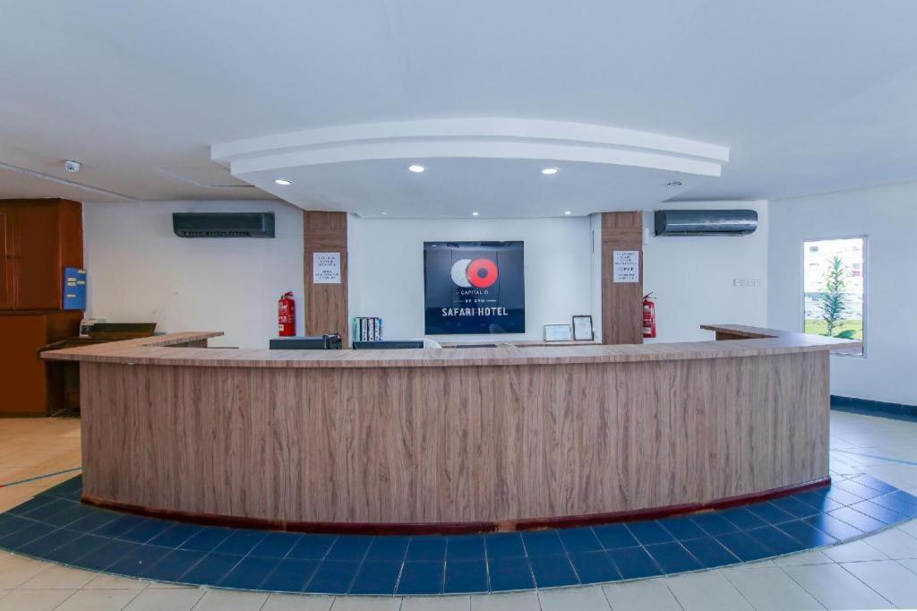 Capital O 89876 Safari Hotel Kampong Pasir Bogak Екстериор снимка